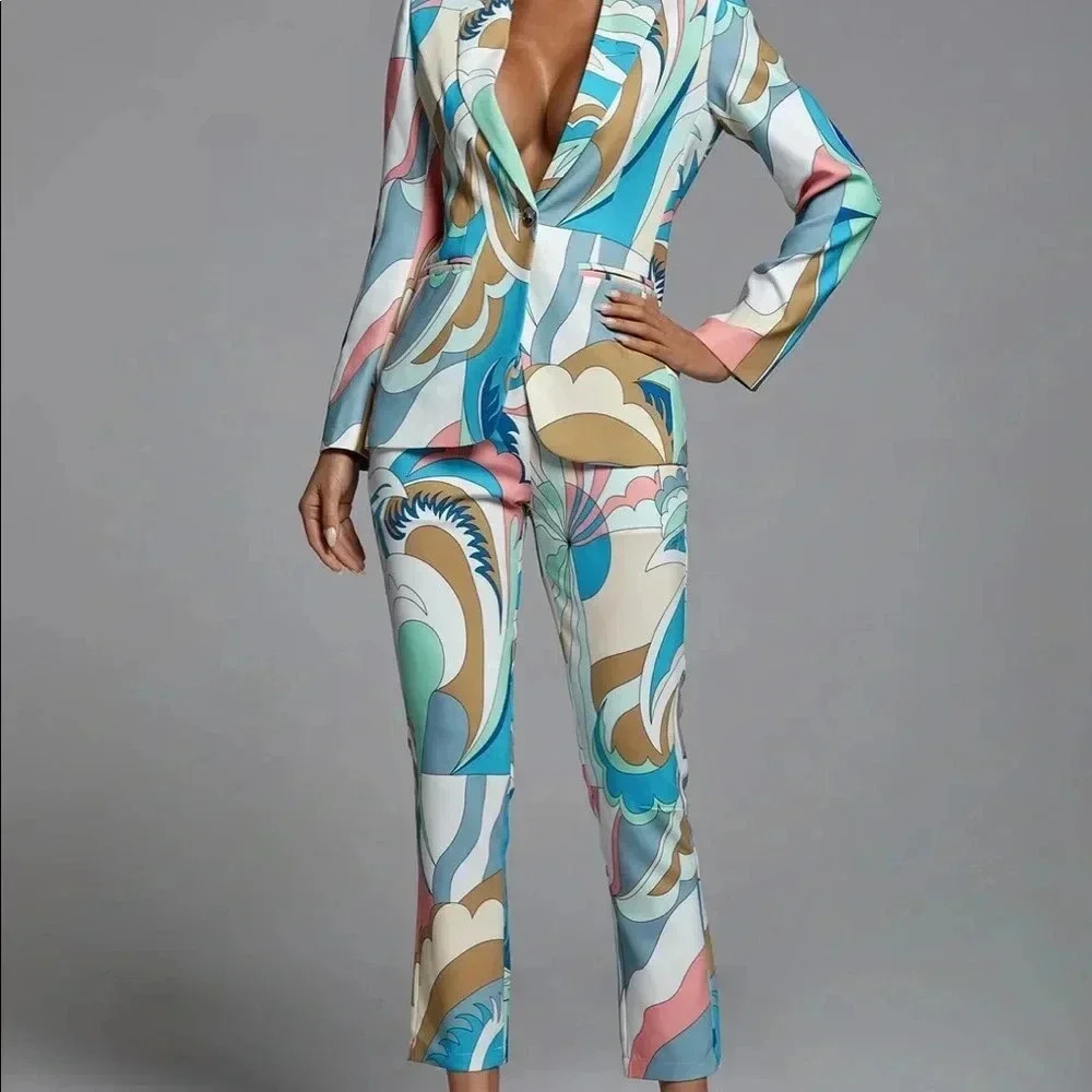 Business/Evening Suit - Picture 2 of 9